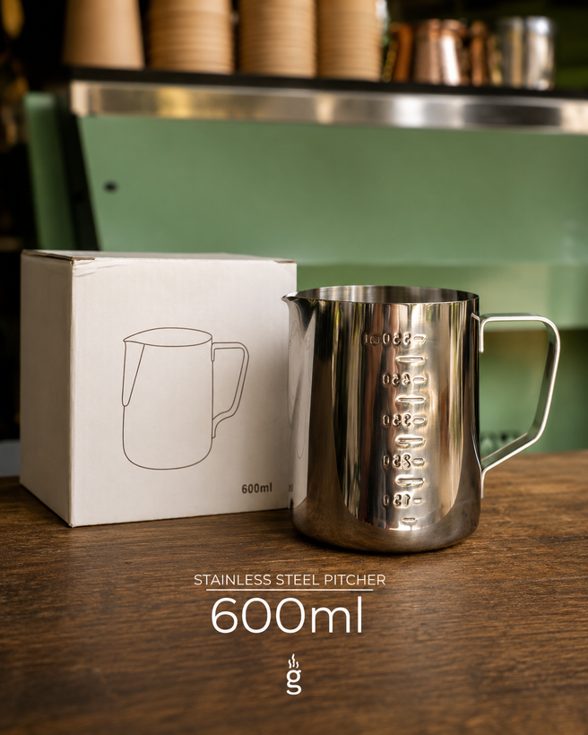 پیچر استیل ۶۰۰ میلیلیتر پیچر شیر ۶۰۰ میلیلیتر برای لاته آرت 600ml Stainless Steel Milk Pitcher پیچر استیل باریستا قهوه دان پیچر فومگیری شیر ۶۰۰ میلیلیتر